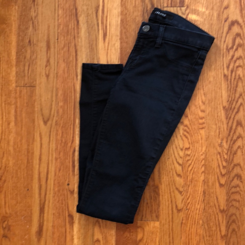 J brand super skinny jeggings in pitch, size 26. - Picture 2 of 5